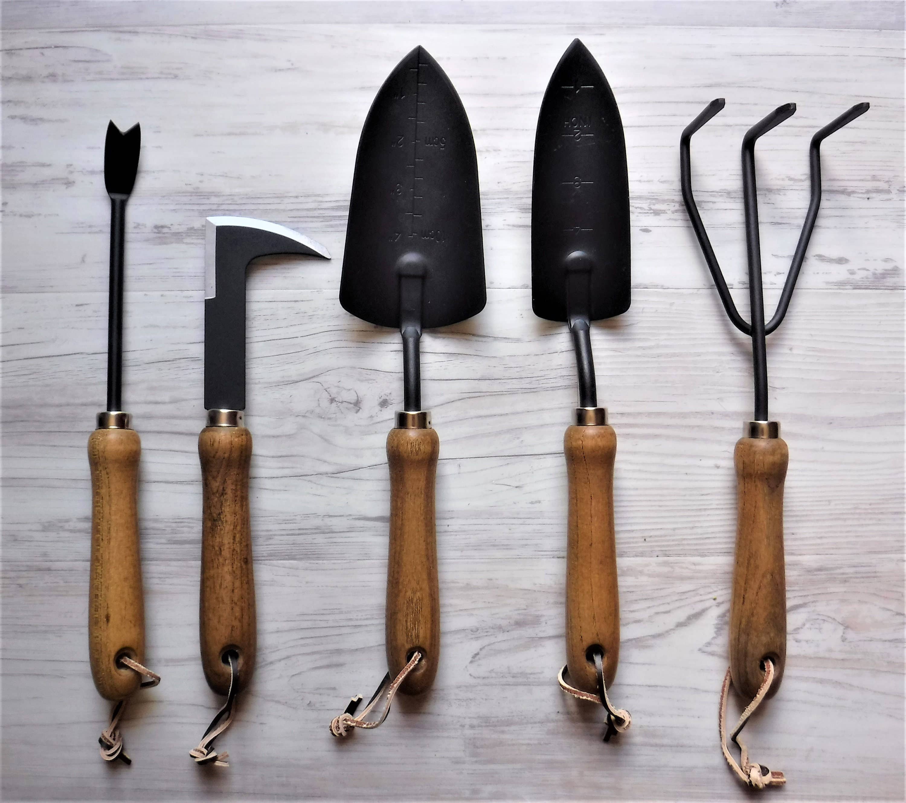 Essential Garden Tool Set